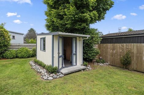 Photo of property in 19 Irwin Place, Kinloch, Taupo, 3377