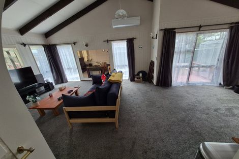 Photo of property in 17a Cecil Place, Cloverlea, Palmerston North, 4412