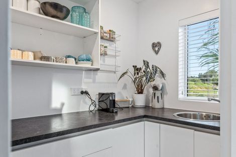 Photo of property in 2 Taimoana Close, Mangawhai Heads, Mangawhai, 0505