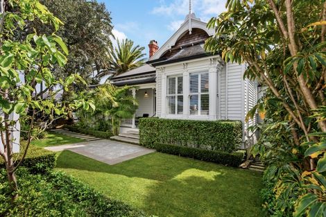 Photo of property in 215 Jervois Road, Herne Bay, Auckland, 1011
