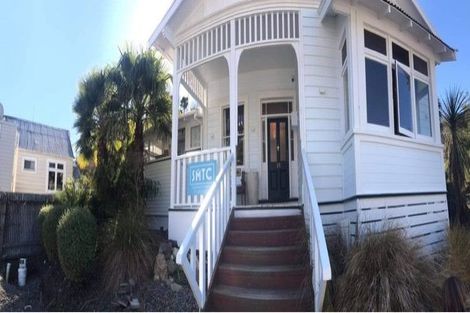 Photo of property in 35 Shakespeare Road, Bluff Hill, Napier, 4110