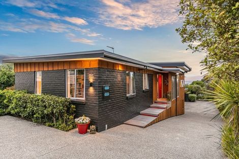 Photo of property in 85 Aberdeen Road, Castor Bay, Auckland, 0620