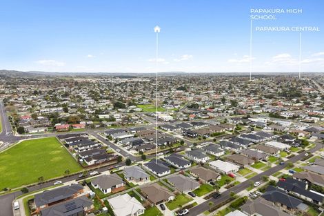 Photo of property in 16 Twin Parks Rise, Papakura, 2110