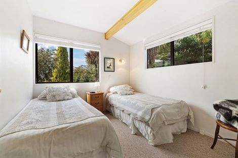 Photo of property in 20 Balmoral Drive, Kelvin Heights, Queenstown, 9300