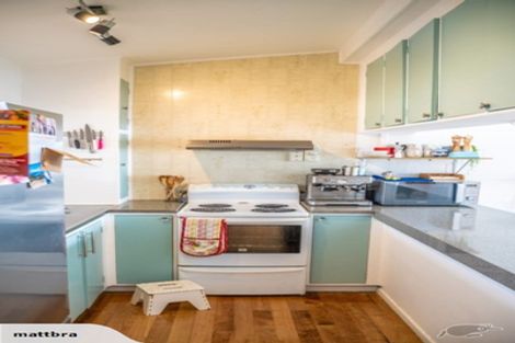 Photo of property in 2/289 Glenfield Road, Glenfield, Auckland, 0629