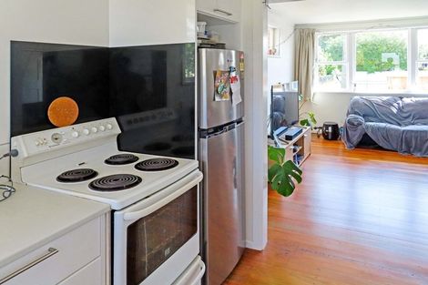 Photo of property in 2/49 Ward Street, Trentham, Upper Hutt, 5018