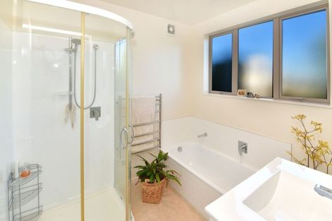 Photo of property in 92a Tiri Road, Manly, Whangaparaoa, 0930