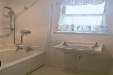 Photo of property in 128 Avondale Road, Avondale, Auckland, 1026