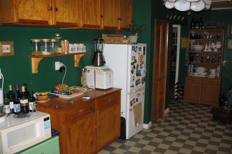 Photo of property in 26 Holmes Grove, Naenae, Lower Hutt, 5011