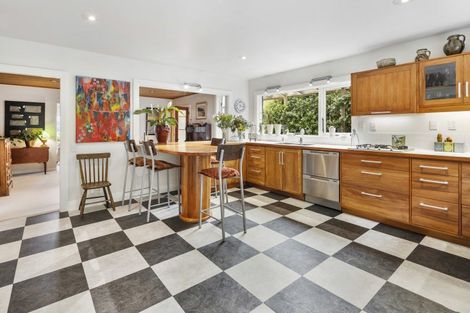Photo of property in 38 The Crescent, Roseneath, Wellington, 6011