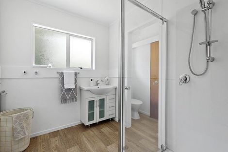 Photo of property in 77 Lake Crescent, Hamilton Lake, Hamilton, 3204