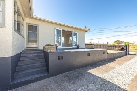 Photo of property in 5 Short Street, Castlecliff, Whanganui, 4501