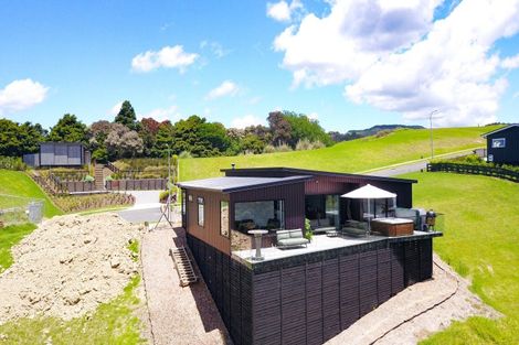 Photo of property in 13 Starlight Place, Langs Beach, 0582