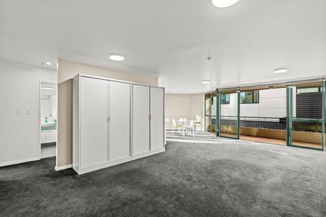 Photo of property in Regent Courts, 2/75 Gloucester Street, Christchurch Central, Christchurch, 8013