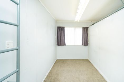 Photo of property in 4 Royal Oak Drive, Kelvin Grove, Palmerston North, 4414