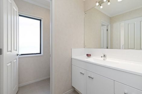 Photo of property in 54 Puriri Road, Pukekohe, 2120