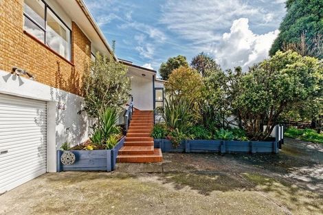 Photo of property in 1/56 Oaktree Avenue, Browns Bay, Auckland, 0630