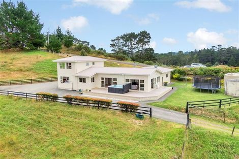 Photo of property in 170 Gatfield Road, Kaukapakapa, 0873