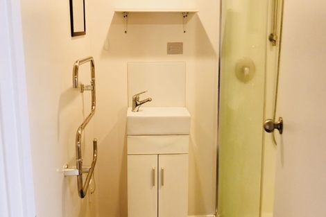 Photo of property in 12 Cypress Place, Sunnynook, Auckland, 0620