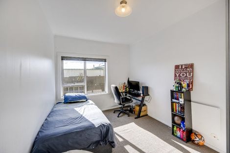 Photo of property in 2 Avondale Road, Taradale, Napier, 4112