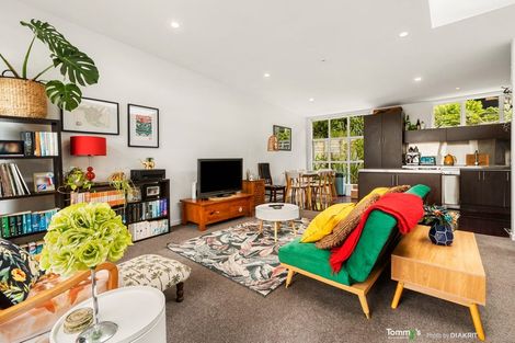 Photo of property in 3/306 Evans Bay Parade, Hataitai, Wellington, 6021