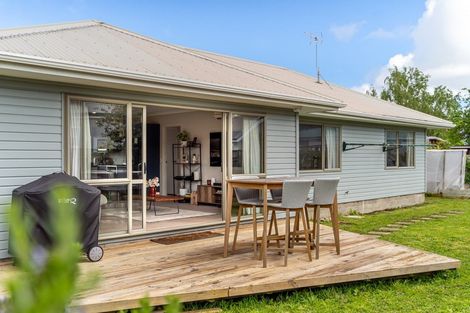 Photo of property in 1 Sackville Street, Martinborough, 5711