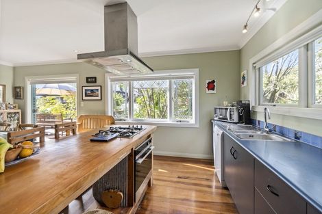 Photo of property in 1025 Beach Road, Torbay, Auckland, 0630