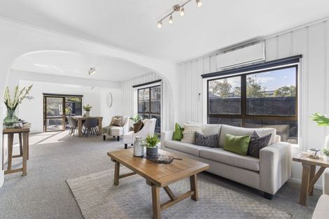 Photo of property in 1/23 Roys Road, Weymouth, Auckland, 2103