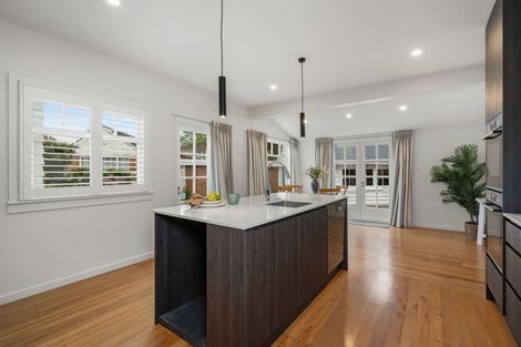 Photo of property in 27 Makora Street, Fendalton, Christchurch, 8041