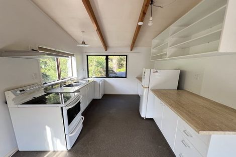 Photo of property in 89 Glenesk Road, Piha, New Lynn, 0772