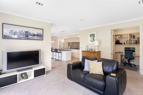 Photo of property in 21 Hyde Place, Halswell, Christchurch, 8025