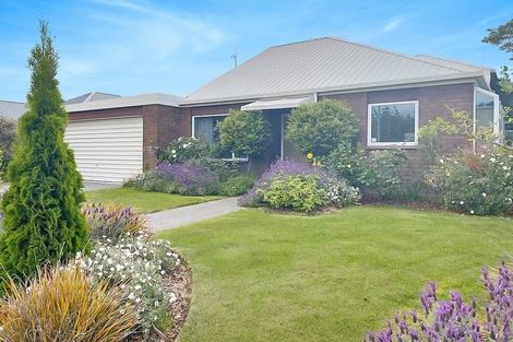 Photo of property in 70 Apsley Drive, Avonhead, Christchurch, 8042