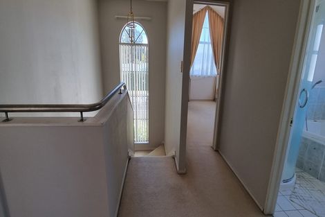 Photo of property in 2/14 Becroft Drive, Forrest Hill, Auckland, 0620