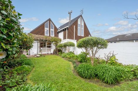 Photo of property in 3/23 Eastern Beach Road, Eastern Beach, Auckland, 2012