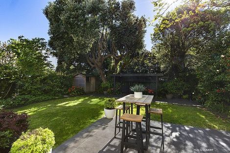 Photo of property in 54b Hobson Street, Thorndon, Wellington, 6011
