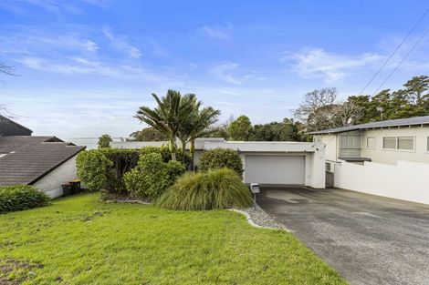 Photo of property in 127 Mellons Bay Road, Mellons Bay, Auckland, 2014
