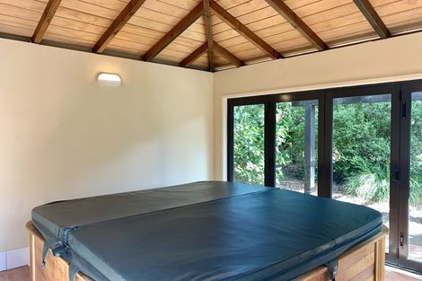 Photo of property in 224 Pukenamu Road, Te Horo, Otaki, 5581