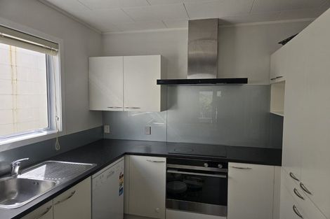 Photo of property in 2/1 Tomintoul Place, Highland Park, Auckland, 2010