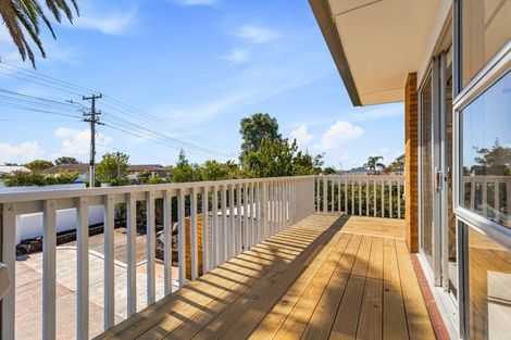Photo of property in 1/100 Titirangi Road, New Lynn, Auckland, 0600
