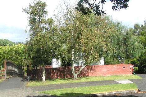 Photo of property in 19 Trevone Place, Forrest Hill, Auckland, 0620