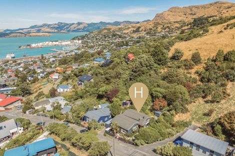 Photo of property in 17 Brenchley Road, Lyttelton, 8082