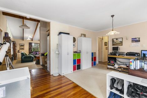 Photo of property in 68 Blakeborough Drive, Forrest Hill, Auckland, 0620