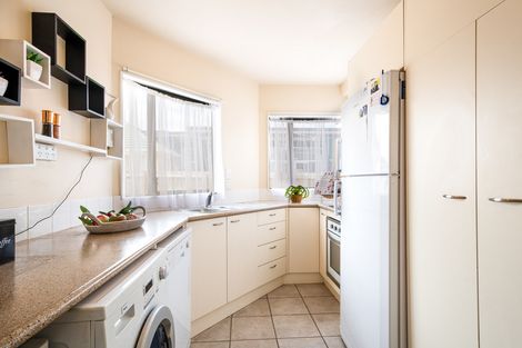 Photo of property in 2/89 Portage Road, New Lynn, Auckland, 0600