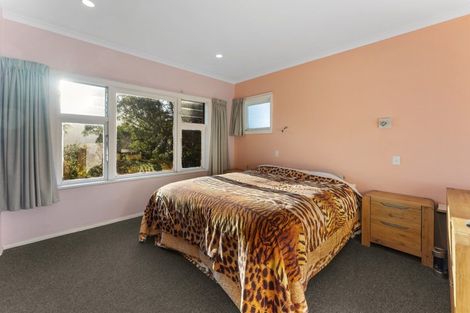 Photo of property in 84 Heretaunga Square, Silverstream, Upper Hutt, 5019