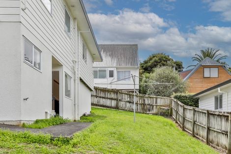 Photo of property in 2/28 Witheford Drive, Bayview, Auckland, 0629