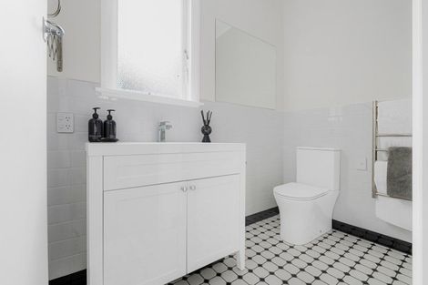 Photo of property in 28 Bond Street, Hamilton East, Hamilton, 3216