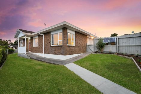 Photo of property in 1/11 Kopara Place, Clendon Park, Auckland, 2103