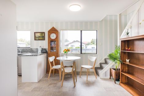 Photo of property in 34 Roberts Line, Kelvin Grove, Palmerston North, 4414