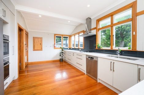 Photo of property in 25 Karina Terrace, Roslyn, Palmerston North, 4414