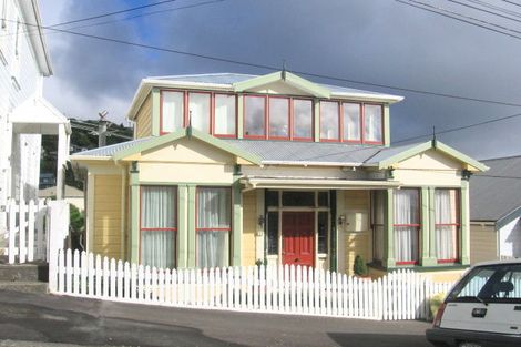 Photo of property in 20 Tanera Crescent, Brooklyn, Wellington, 6021